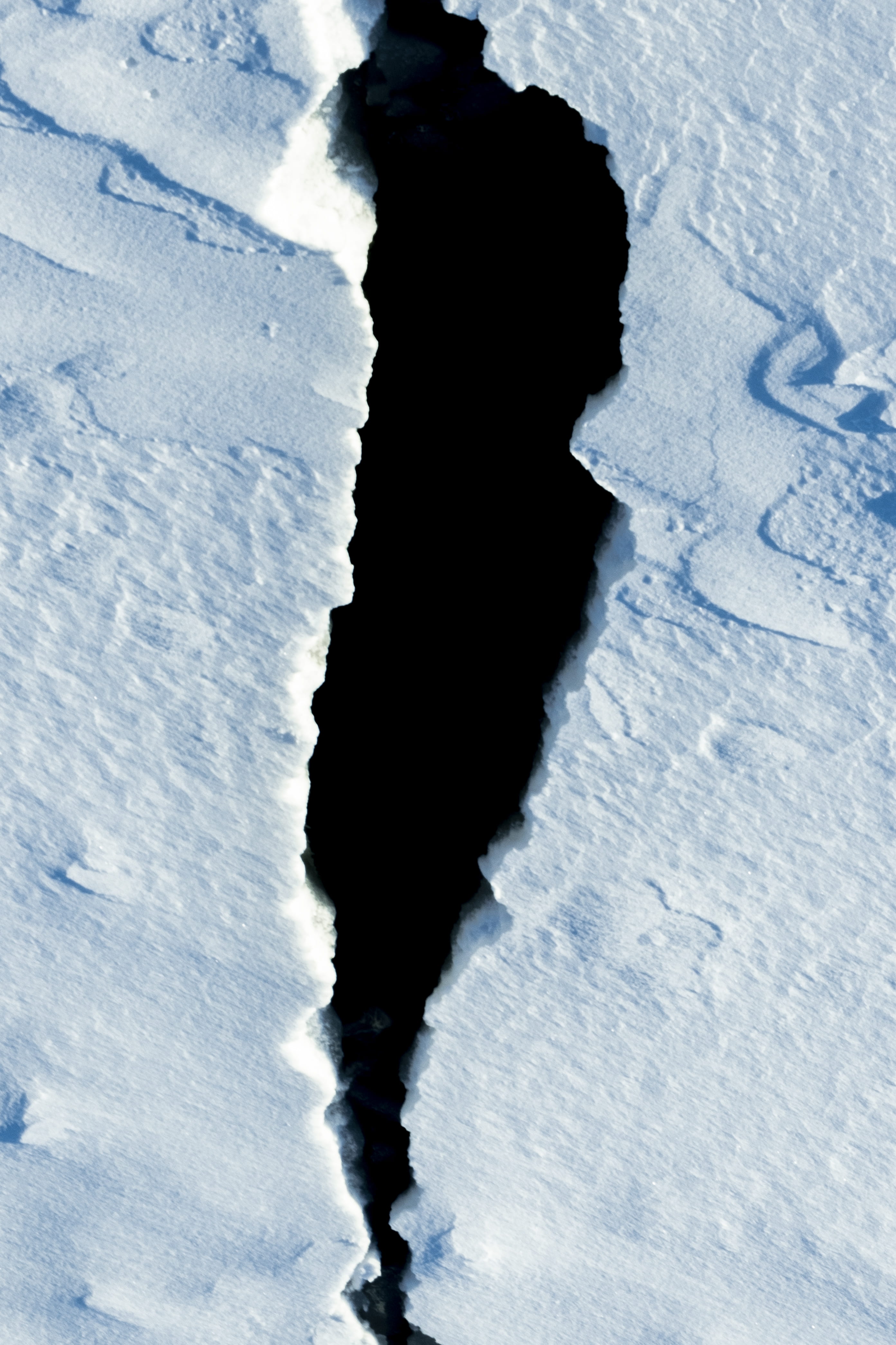 photograph of crack