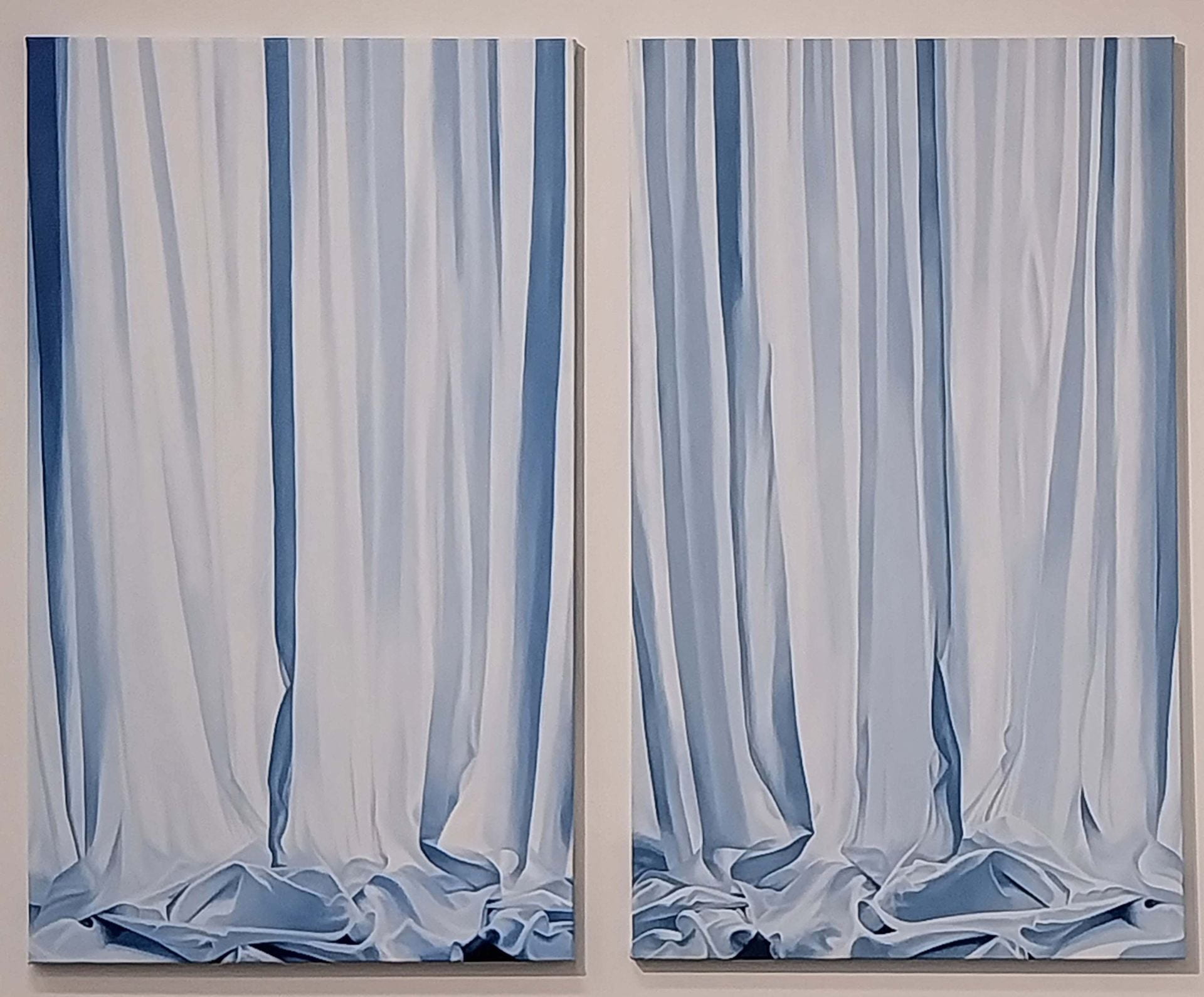 Tracey Jones, Curtain Call 1 and 2, 2023, oil on canvas, H120cm x W70cm.